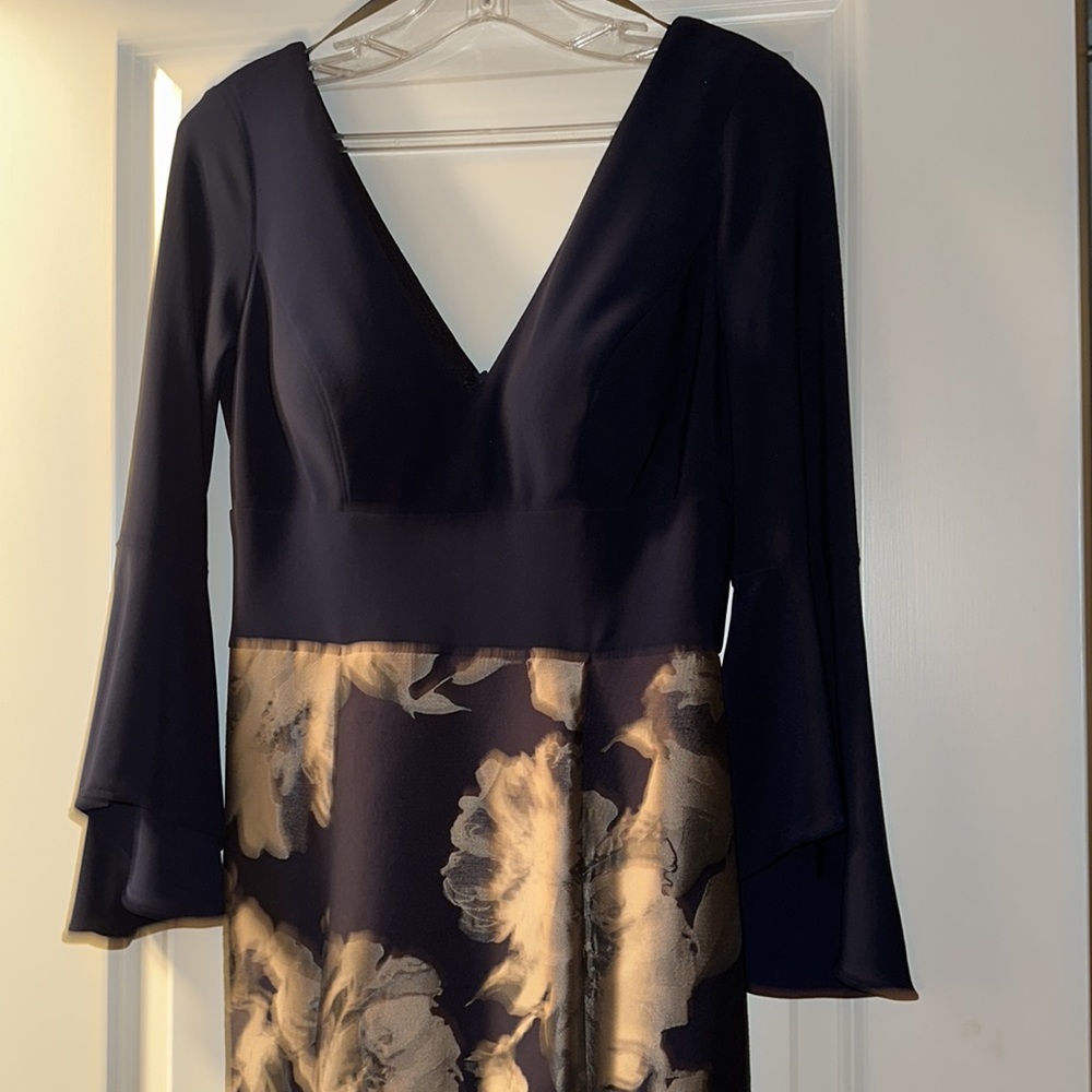 ❌SOLD❌Xscape Women's Deep-v Long Sleeve Dress- Navy & Gold Floral Mermaid Skirt - Picture 5 of 10